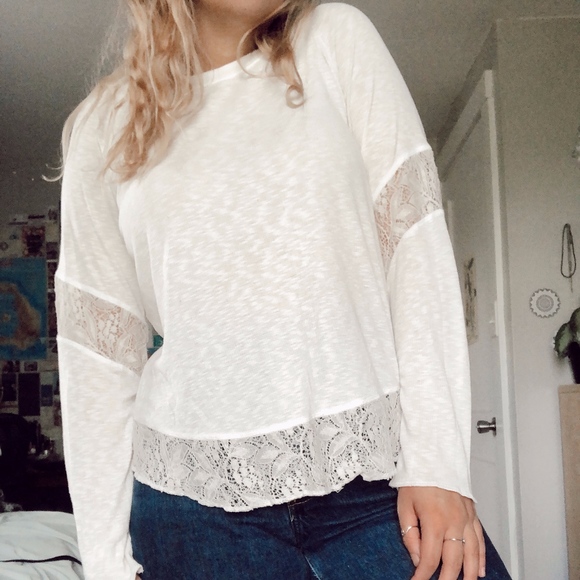Sun & Shadow Tops - Women's lace white long sleeved